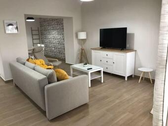 Apartamento Bonita Y Amplia Casa Con Patio, En Centro Ciudad