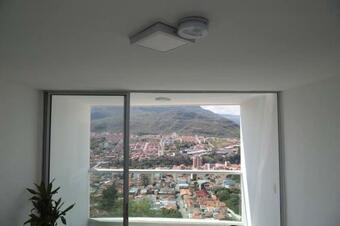 Apartamento, C�modo, Con Vista, Balc�n Y Piscina.