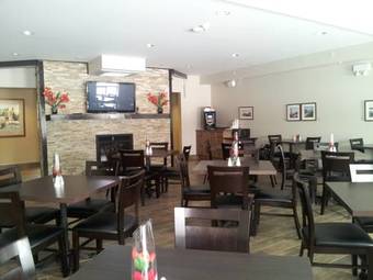 Hotel Midland Inn & Suites