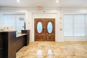 Hotel Dilley Grand