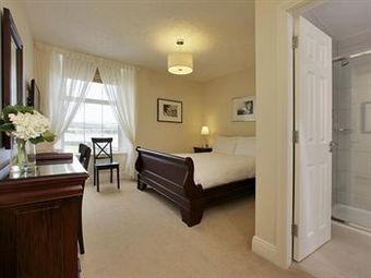 Walter Raleigh Hotel