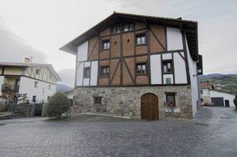 Hostal Zumargain