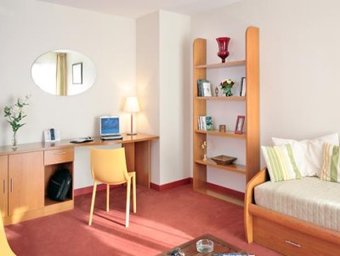 Park & Suites Elegance Saint Nazaire Hotel