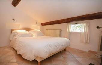 Holiday Home Menerbes P-881