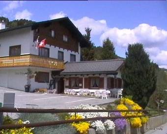 Hostal Ustria / Pensiun Trutg