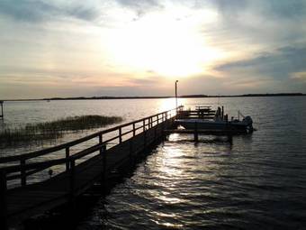 Posada Lakeside Inn And Cafe