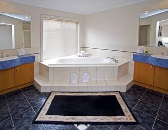 Serviced Houses Melbourne Airport