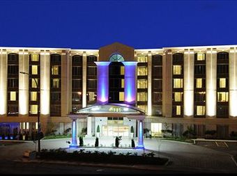 Hotel Holiday Inn Express Montreal Airport