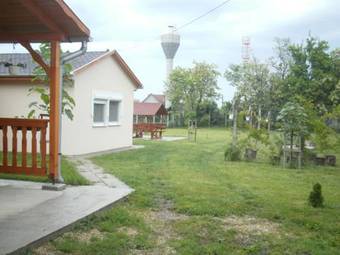 T�nd�rr�zsa Vend�gh�z �s Apartman