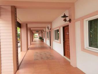 Hotel Montharntham Resort Ruknailuang