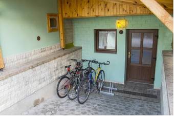 Hostal Penzion H-market