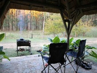 Bed & Breakfast Emahlathini Guest Farm