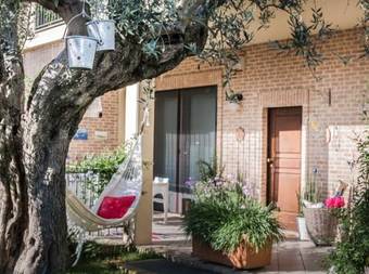 Bed And Breakfast Bric & Brac