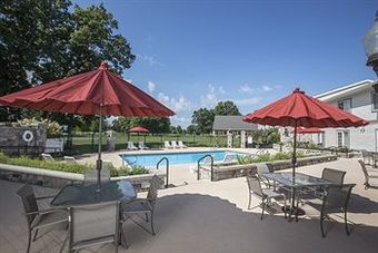 Hotel Swan Lake Resort