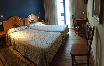 Hotel Y Apartamentos Cuevas Del Mar