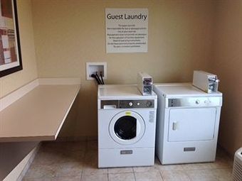 Posada Holiday Inn Express & Suites Youngstown West I 80