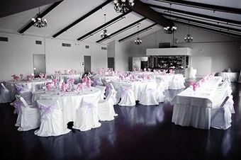 Hotel Carlton Oaks Country Club