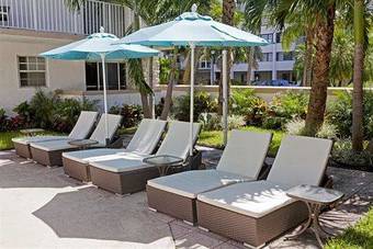 Hotel Suites At Coral Reef Resort