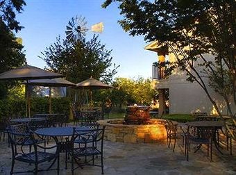 Hotel Fredericksburg Inn And Suites