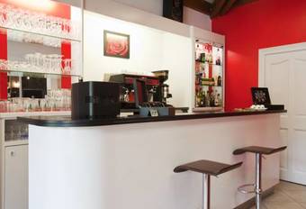 Hotel Logis Le Mas De L'�toile Aubagne