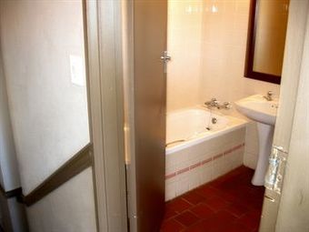 Elephant Springs Hotel & Cabanas