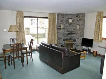 Hotel Lakeland Village