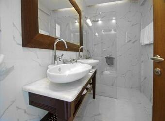 Hotel Mediterranean Village