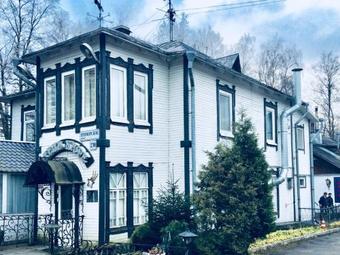 Mini Hotel Black And White