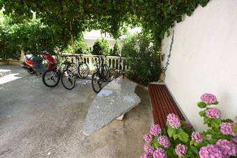 Apartments Mais Tisno