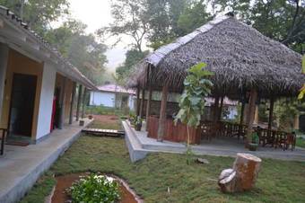 Lodge Refresh Cabana Gardens