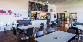 Motel Diggers Tavern