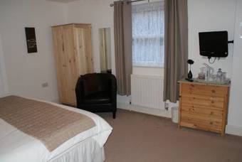 Bed & Breakfast Tirah Guest House