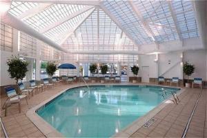 Hotel Fireside Inn & Suites