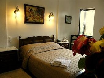 Hostal Hotel Petrino