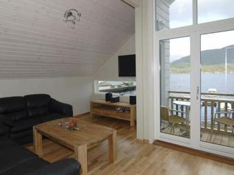 Five-bedroom Holiday Home In Jelsa 1