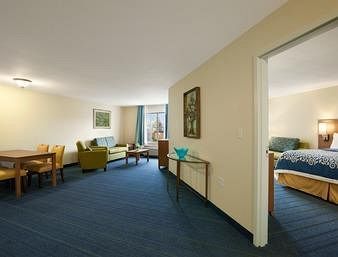 Hotel Days Inn & Suites Altoona