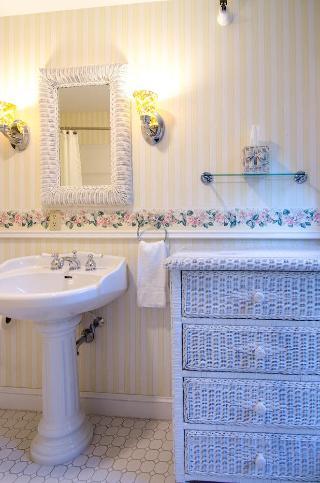 Bed & Breakfast Heart Of The Village Inn