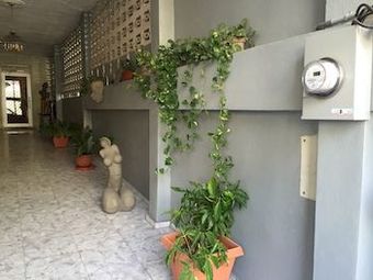 Aparthotel Tropical Bed & Breakfast