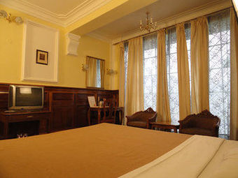 The New Castle Hotel