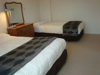 Airport Travel Air Motor Inn