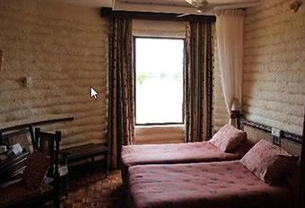 Hotel Sarova Salt Lick Game Lodge