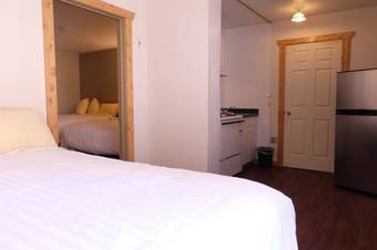 Howard Johnson Hotel Golden