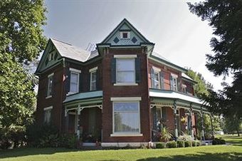 Nauvoo Grand Bed & Breakfast