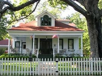 White Oak Manor Bed & Breakfast