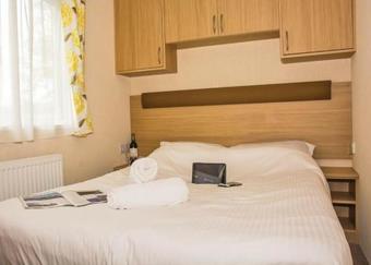 Ferry Marina Cottages