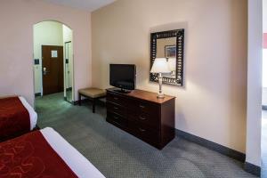 Hotel Comfort Suites Airport