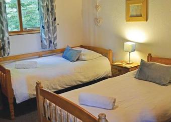 Brockwood Hall Lodges