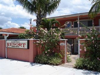 Hotel Blind Pass Resort