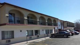 Hotel Americas Best Inn & Suites Urbana