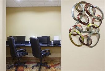 Hotel Expressway Suites Of Grand Forks